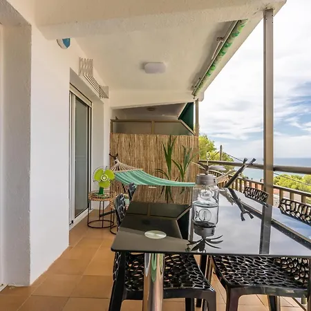 Beach Front Retro Hideaway In Salou Exterior photo