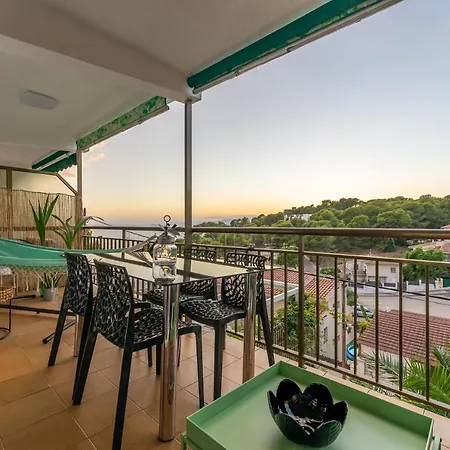Beach Front Retro Hideaway In Salou Exterior photo